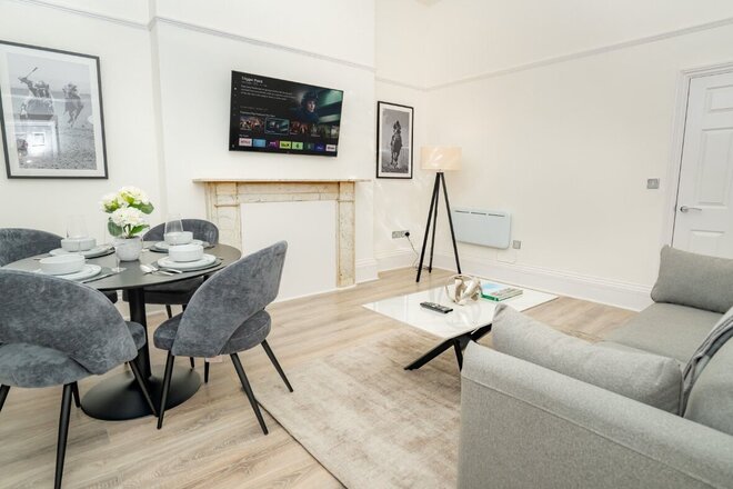 Grosvenor Street, Gloucestershire, GL52