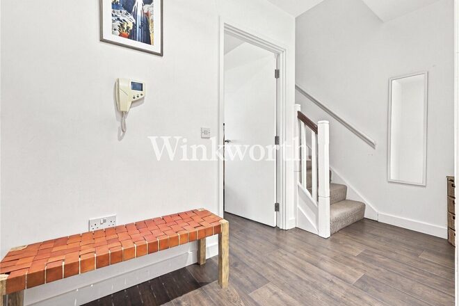Dovetail Place, London, N15