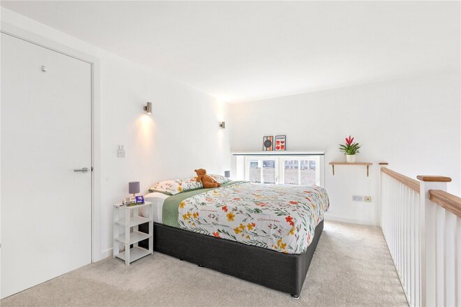 Enfield Road, London, N1