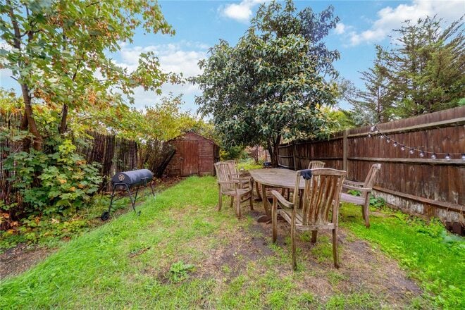 Broadwater Road, London, SW17