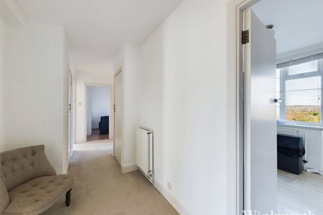 Mount Avenue, London, W5