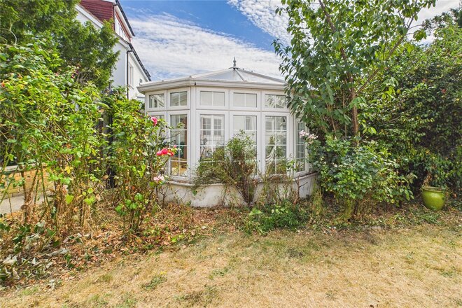 Norbury Hill, London, SW16