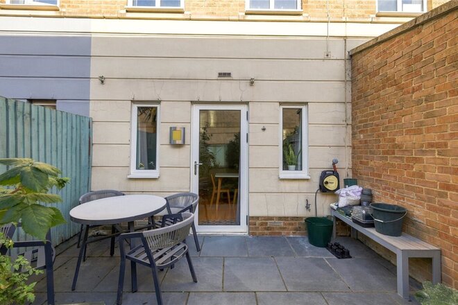 Chapman Place, London, N4