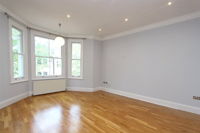 Marine Avenue, Essex, SS0