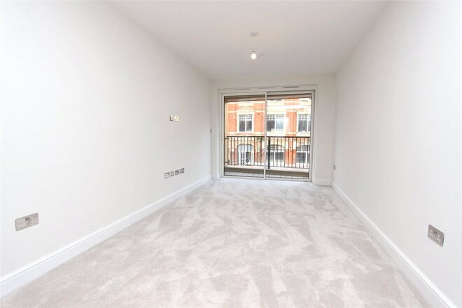 Broadway, Essex, SS9