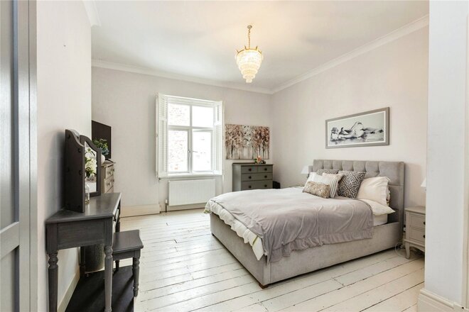 Hewlett Road, Gloucestershire, GL52