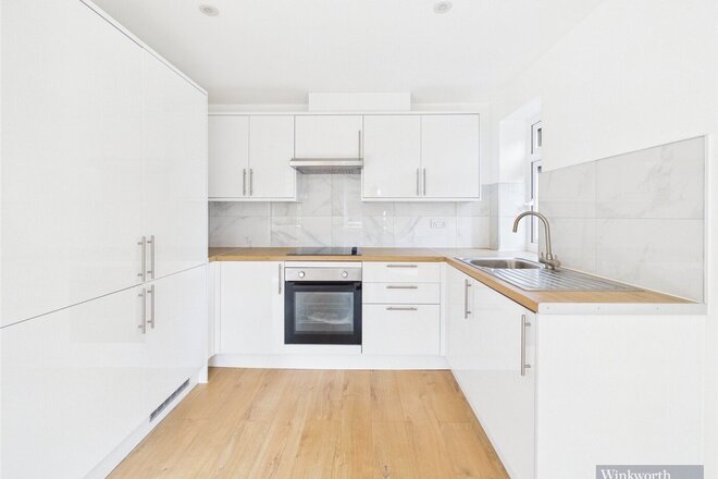 Castleview Road, Surrey, KT13