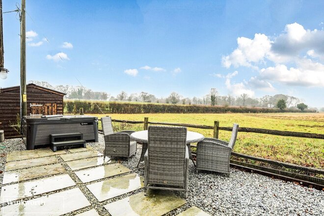 Tunworth, Hampshire, RG25