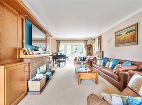 Kestrel Close, Farnham, GU10