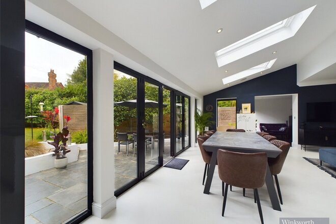 Cranes Drive, Surbiton, KT5