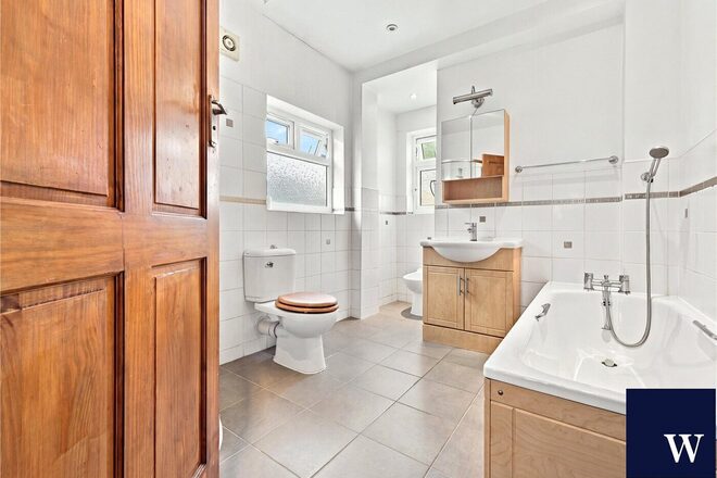 West Avenue, West Finchley, N3