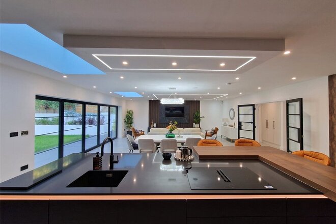 Wellington Avenue, Surrey, GU25