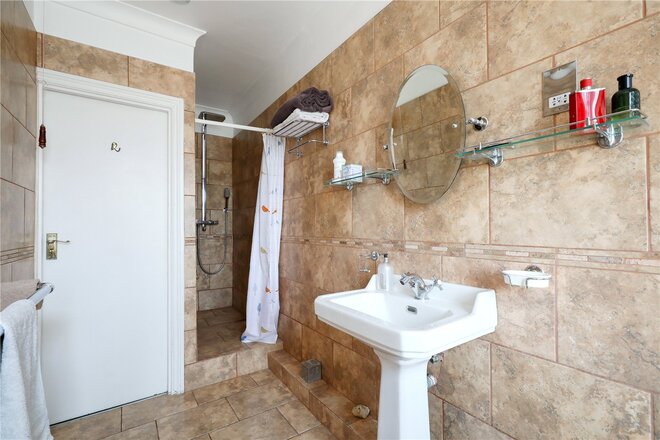 Tring Avenue, Ealing Common, W5