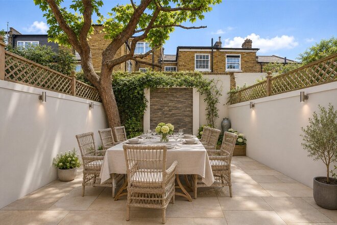 Bovingdon Road, London, SW6