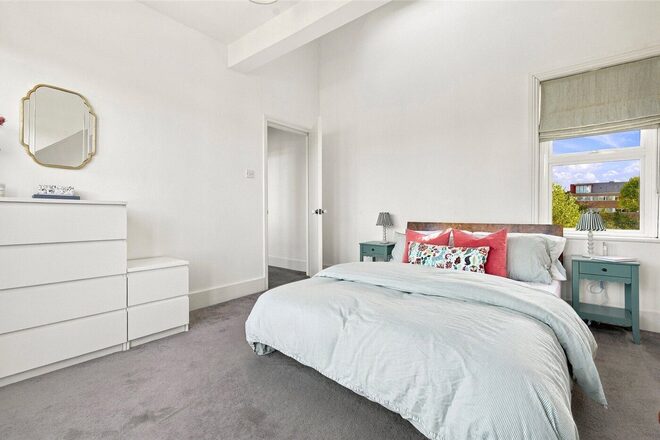 West Bank, London, N16