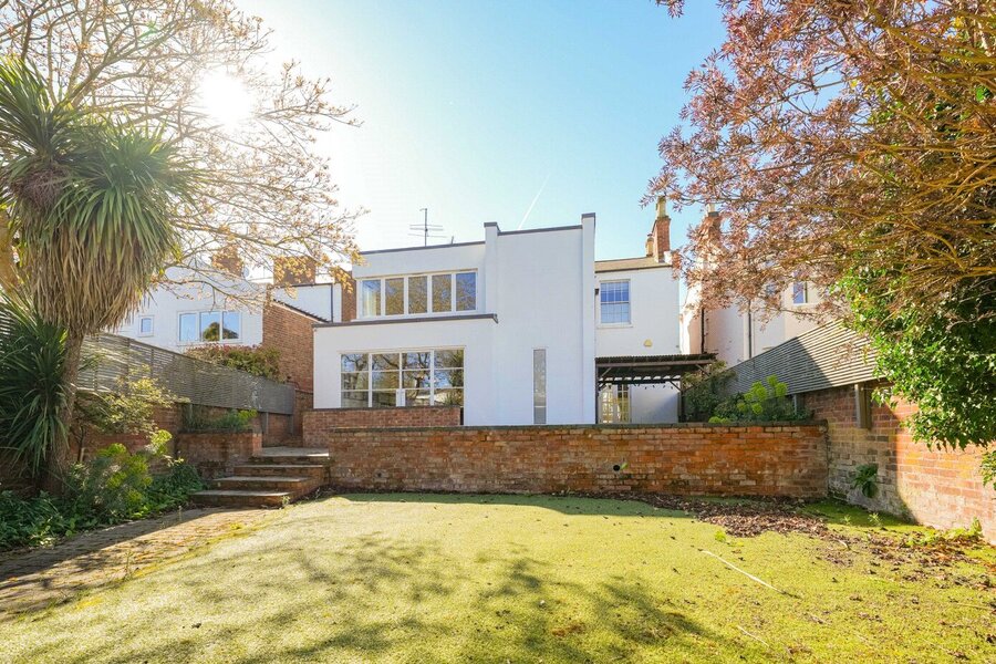 Reverse To House