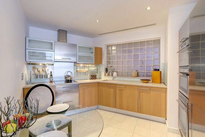 Hans Crescent, London, SW1X