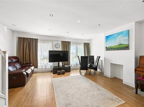Mead Way, Bromley, BR2