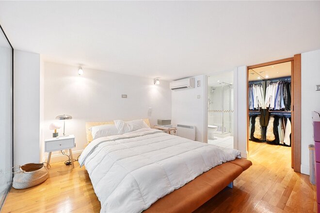 Ludgate Hill, London, EC4M