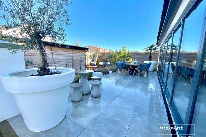 Sheldrake Road, Christchurch, BH23