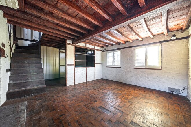 Crondall Lane, Farnham, GU10