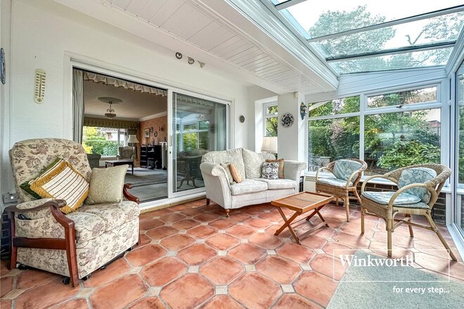 Old Pines Close, Dorset, BH22
