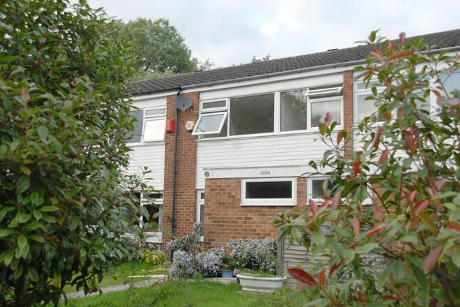 Moon Court, Lee, SE12