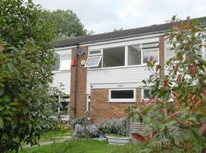 Moon Court, Lee, SE12
