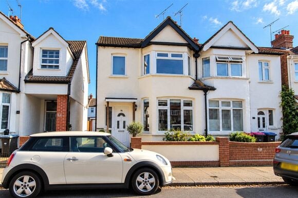 Lansdowne Avenue, Essex, SS9