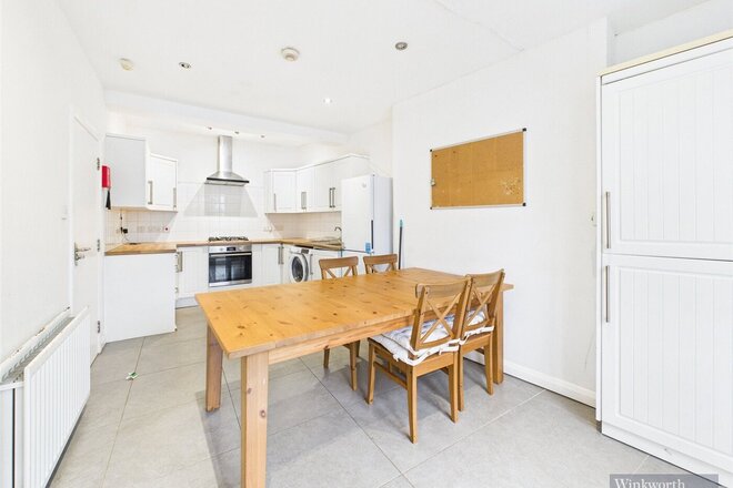 Maple Road, Surbiton, KT6