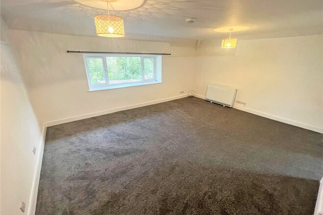 Flat 2, Worth House, Lower Washfield, EX16