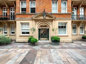 Cheyne Court, London, SW3
