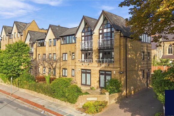 Hamilton Square, Finchley, N12