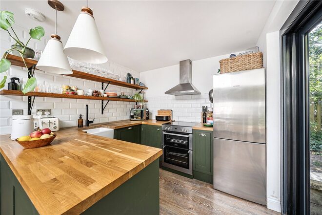 Versailles Road, London, SE20