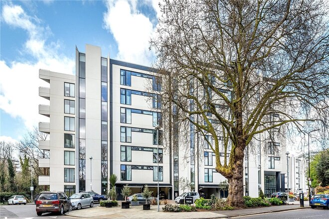 Edmunds House, London, W4