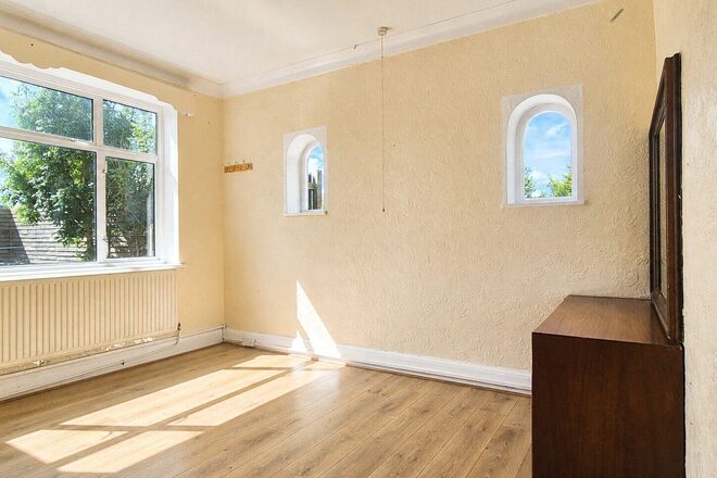 Mays Lane, Barnet, EN5