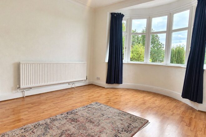East Walk, East Barnet, EN4