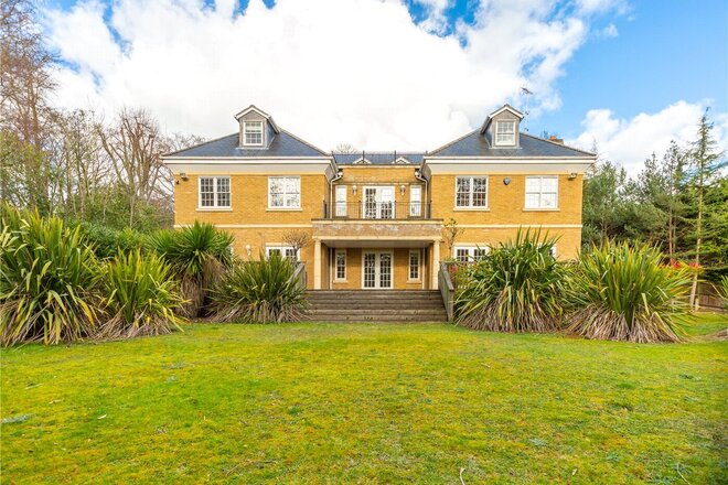 Callow Hill, Surrey, GU25