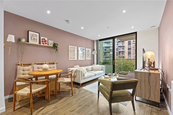 Bridle Mews, London, E1