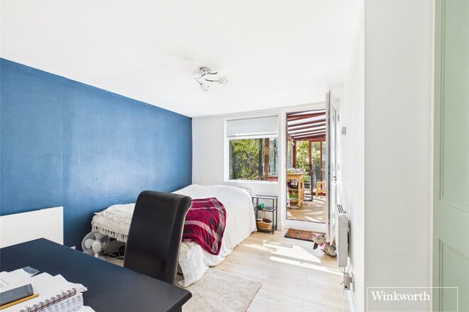 Highdown Avenue, Reading, RG4