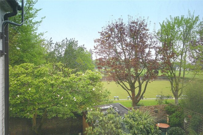Old Deer Park Gardens, Surrey, TW9
