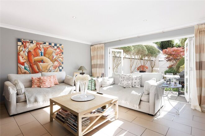 Beaufort Close, London, SW15