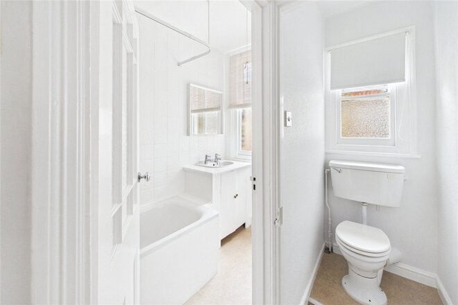 Dinsmore Road, London, SW12