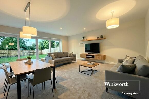 Fairway View Close, Ferndown, BH22