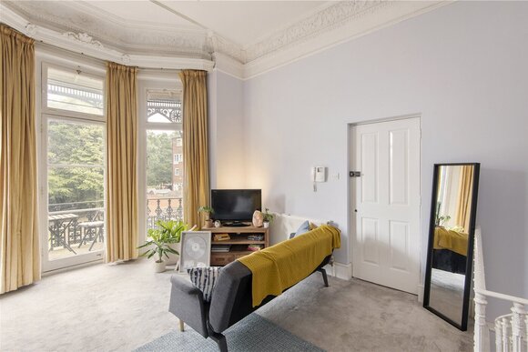Carisbrooke House, London, SW2