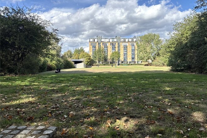 Rotherhithe Street, London, SE16