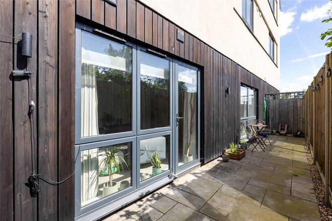 Dee Road, Richmond, TW9