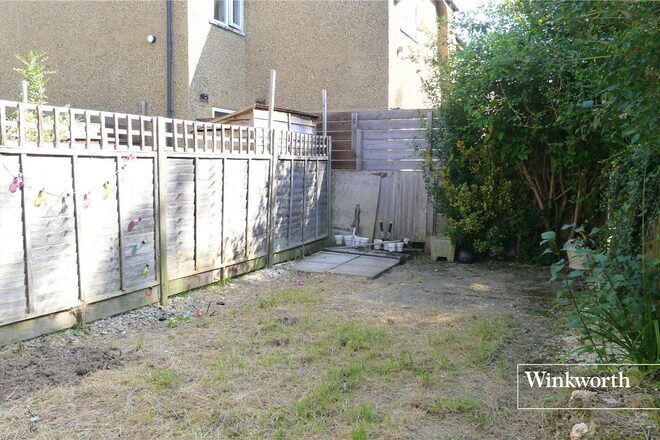 Connaught Road, Barnet, EN5