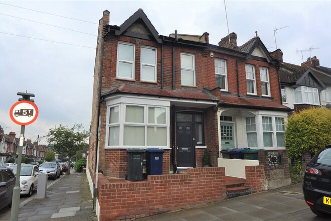 Oakleigh Road South, London, N11