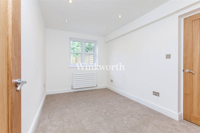 Endymion Road, London, N4